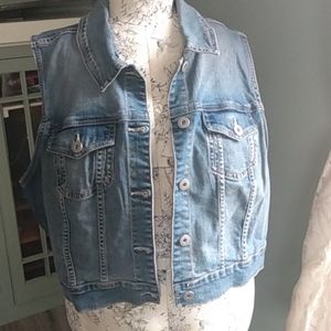 Torrid denim sleeveless crop jacket